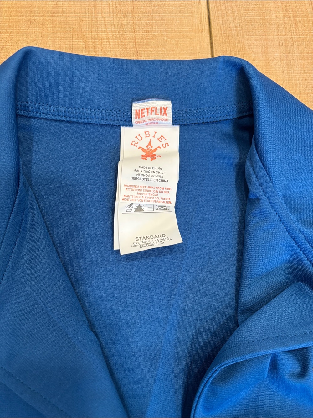 Stranger Things Joyce Byers Costume Shirt - Picture 8 of 12